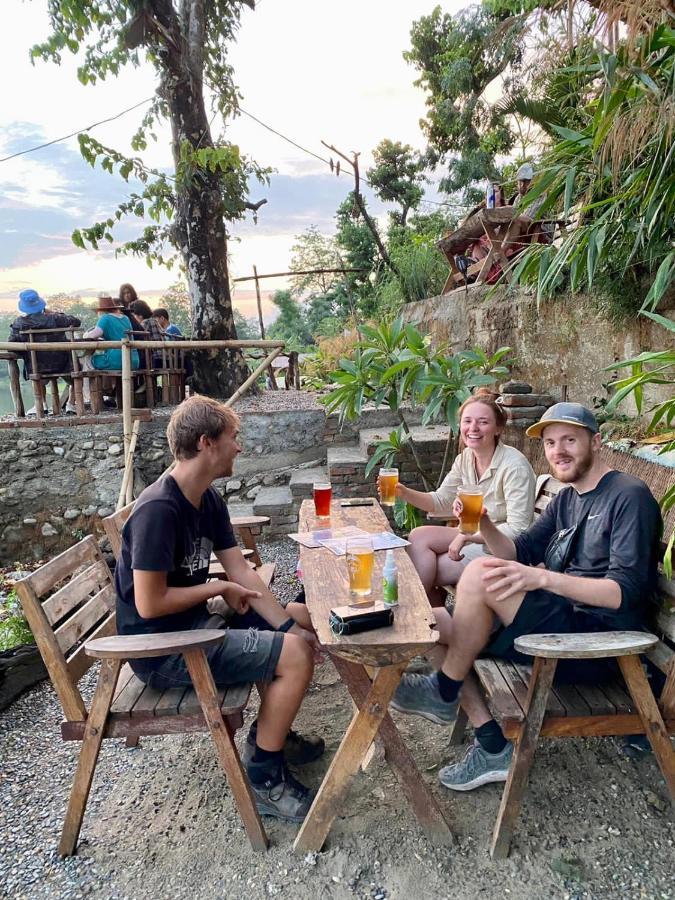 Happy Lemon Tree Lodge Sauraha Ngoại thất bức ảnh