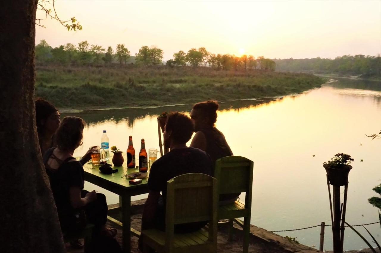 Happy Lemon Tree Lodge Sauraha Ngoại thất bức ảnh